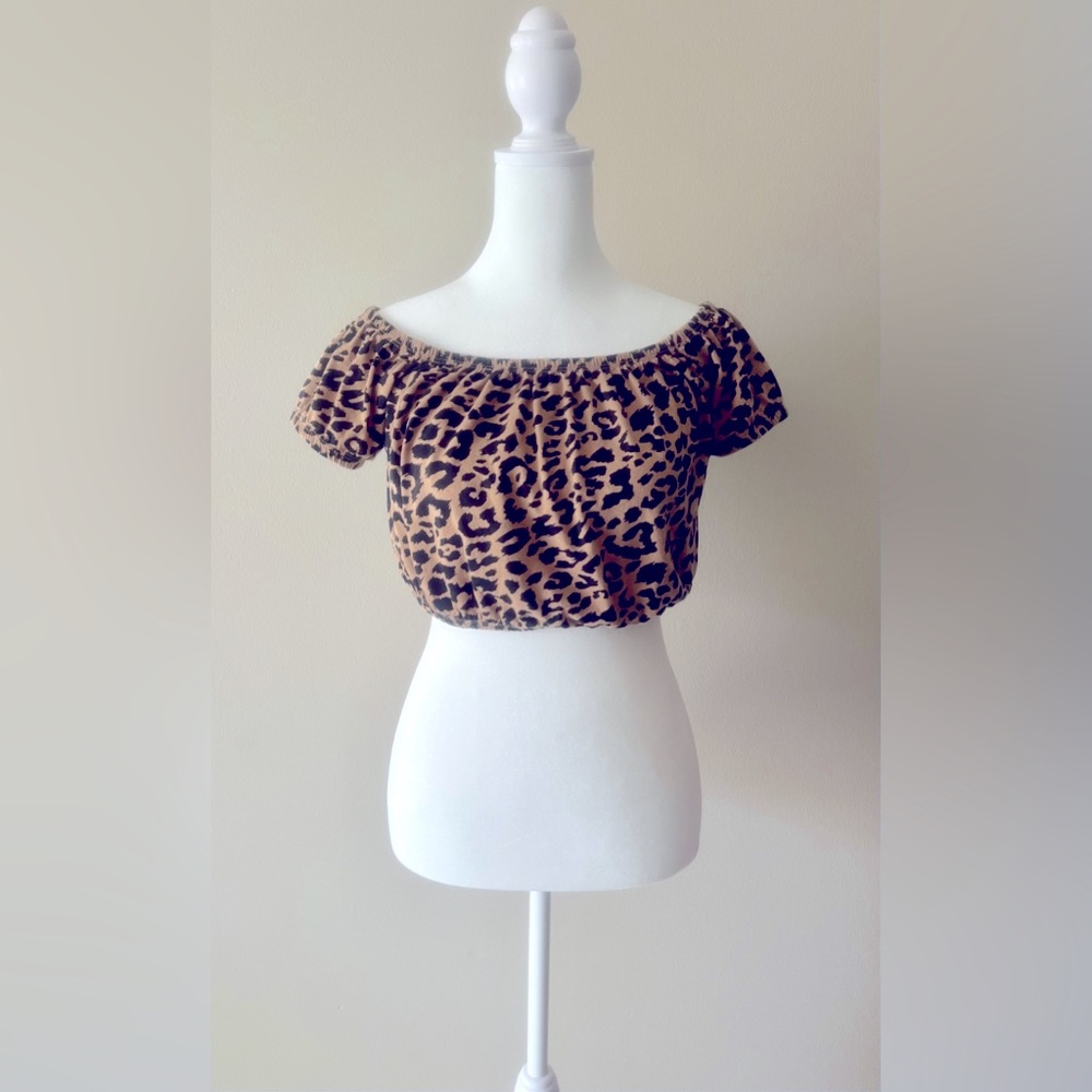 Hollister Leopard Print Crop Top Size Small